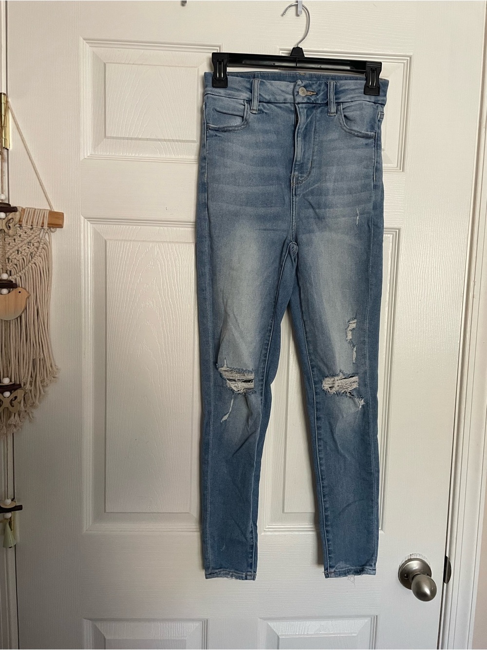 American Eagle Women’s 0 Short Light Wash Distressed Women's Jeans